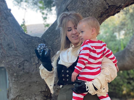 Labyrinth, Jareth and baby Toby cosplay (Quarantine Halloween)