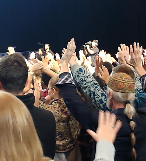Jesus18 in worship.jpg
