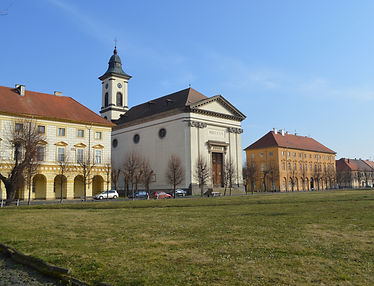 kostel namesti - kopie.JPG