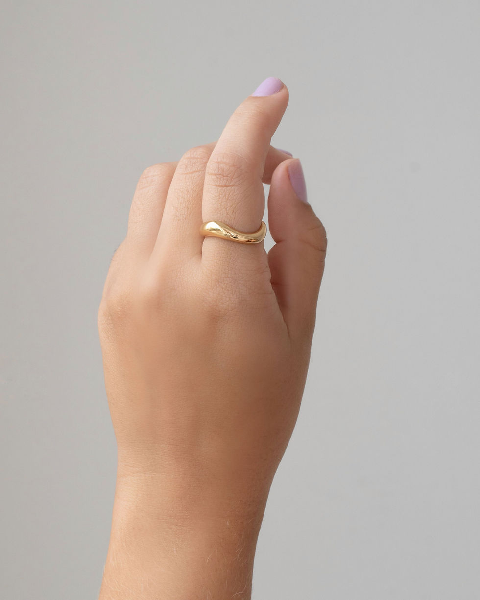 Miniatura: Anel ajustável Onda Liso Tam M - banho dourado