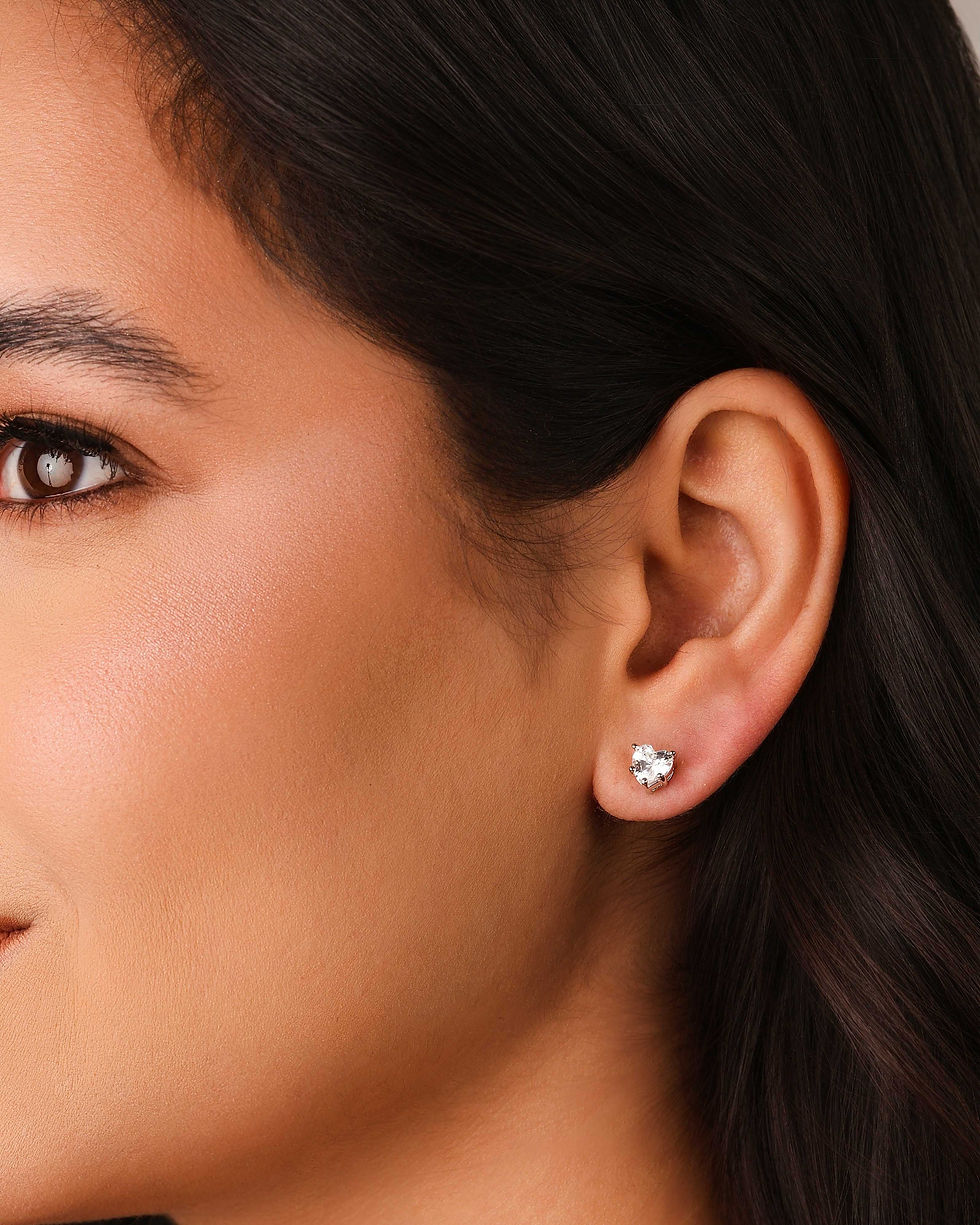 Brinco de coração ródio branco