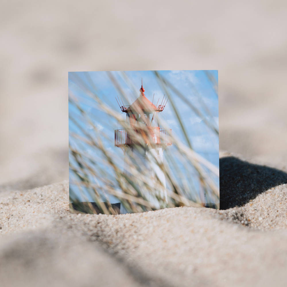 Leuchtturm im Dünengras – Sylt