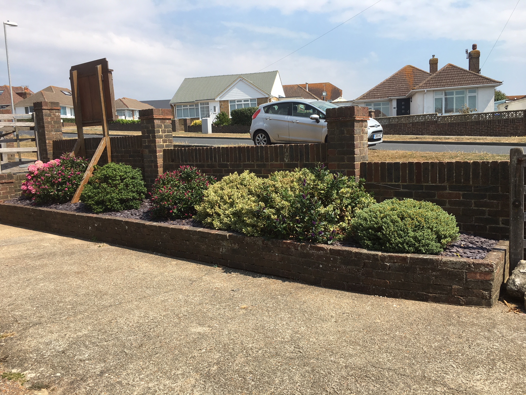 Flower & shrub border