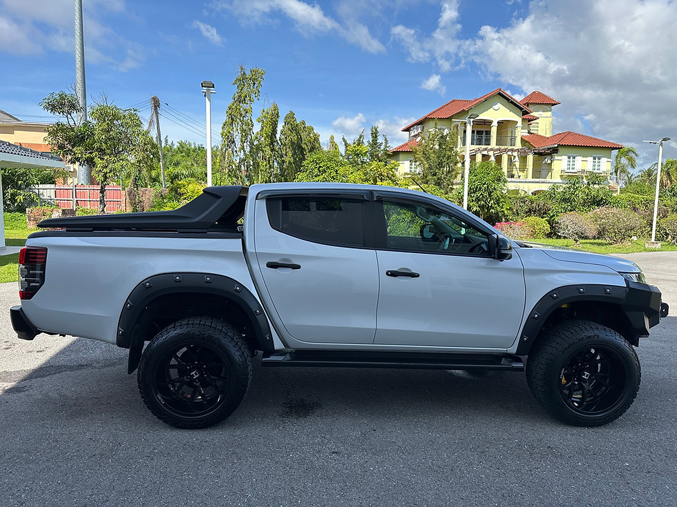 Thumbnail: 2022 Mitsubishi Triton 2.4L