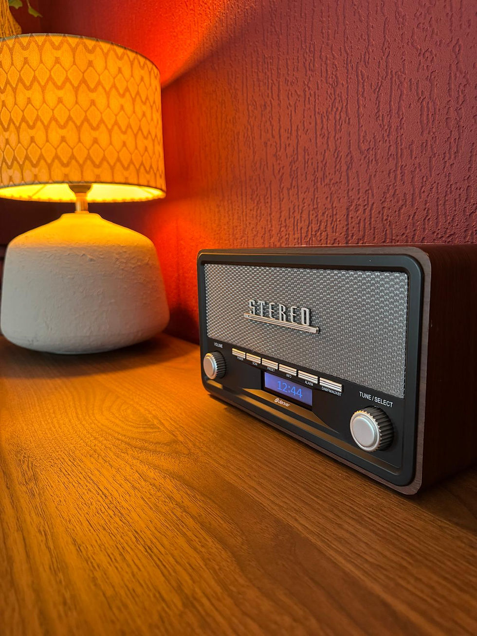 Retro radio in sfeervolle kamer voor weekendje weg Veluwe