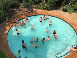 Dans la piscine par 28°