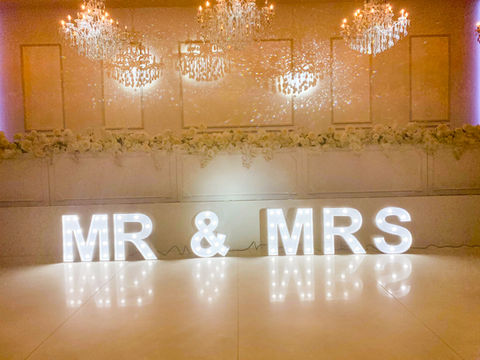 Signature 60cm "MR & MRS" Letter Lights