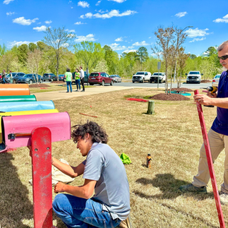 bold employees volunteering for clydefest
