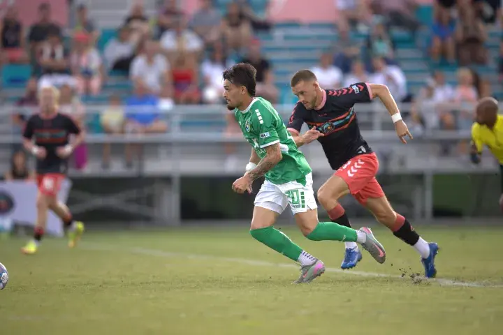 Nick Mendonca in action against Sarasota. (photo courtesy of NY Cosmos)