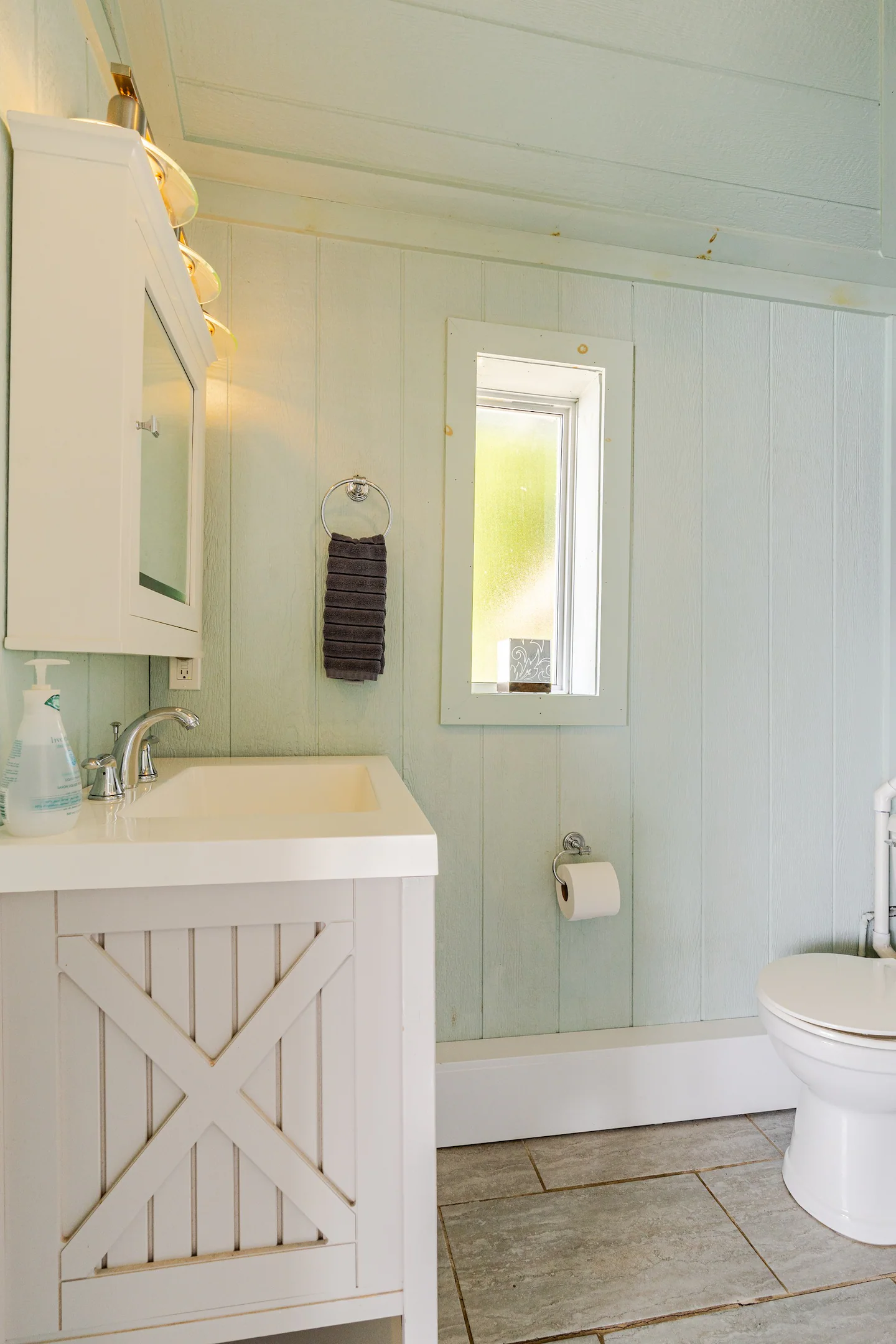 lake house washroom space