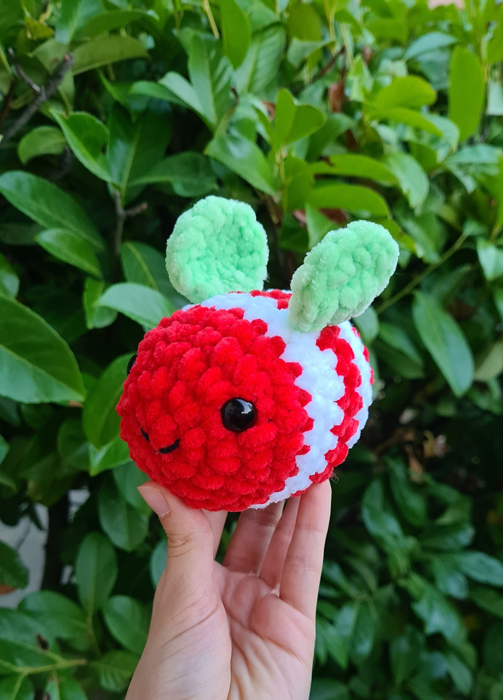 Petite peluche abeille noël