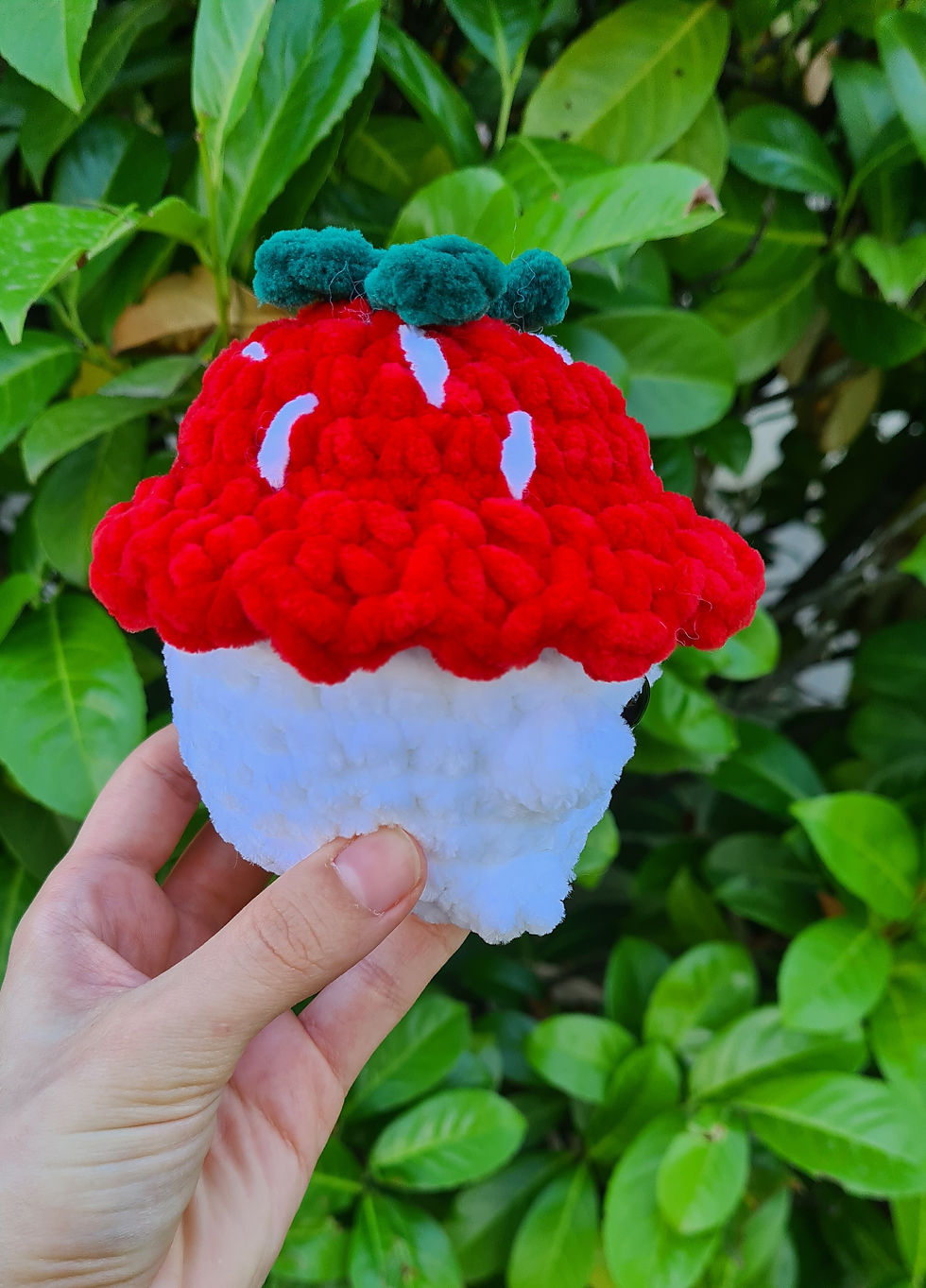 Miniature : Petite peluche champignon fraise