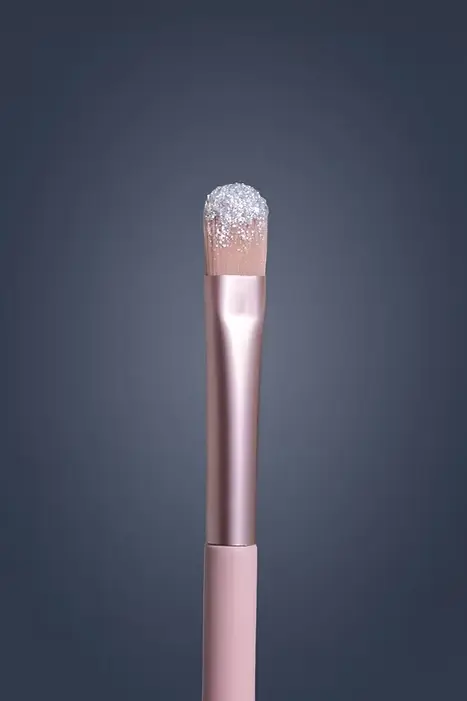 Face brush set with five essential brushes for foundation, blush, powder, contour, and detailed makeup application.