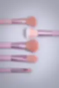 Close-up of the soft bristles in the face brush set designed for smooth, even makeup application.