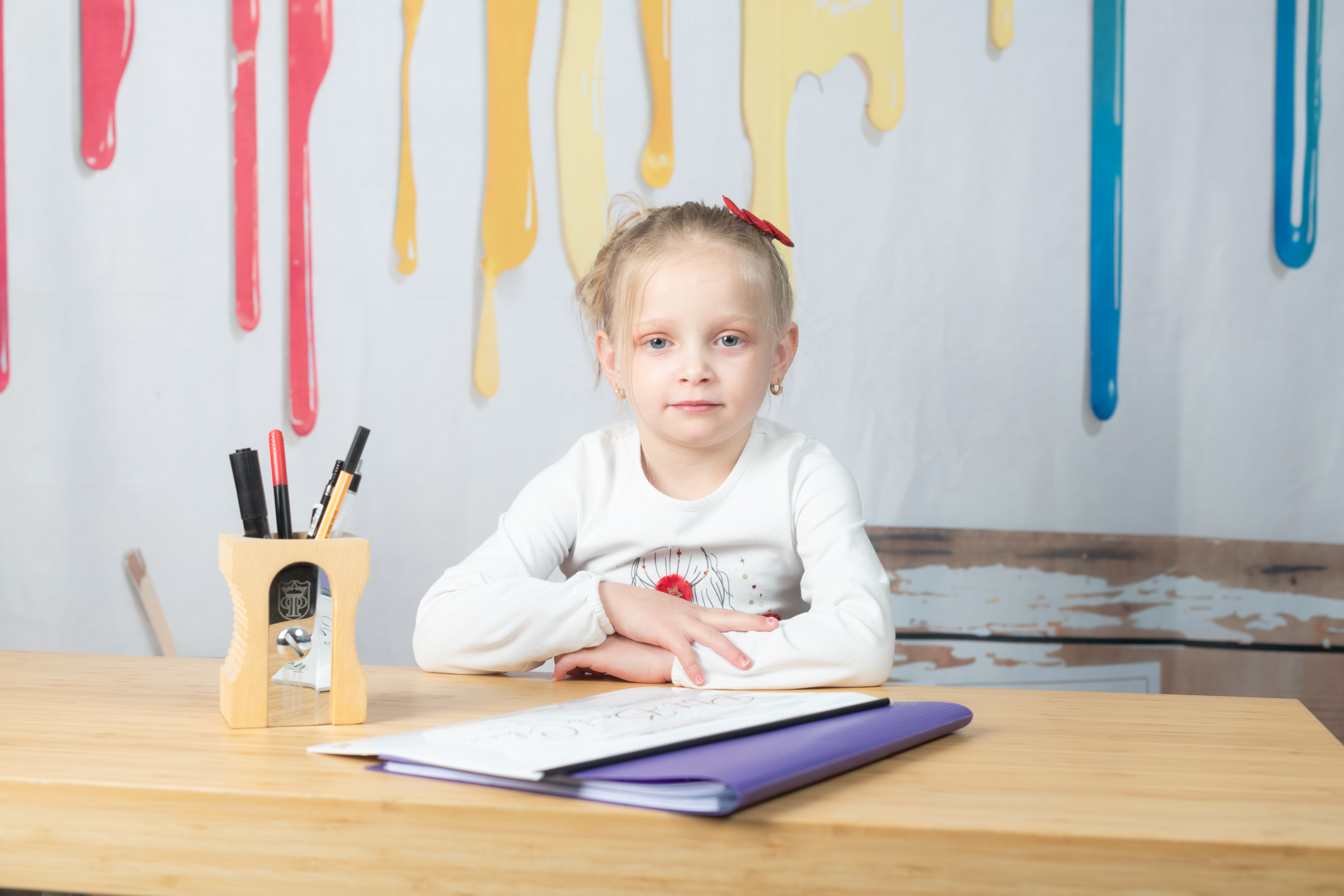 Portrait scolaire d’Annaëlle, élève de grande section, réalisé par Sab’in Shoot