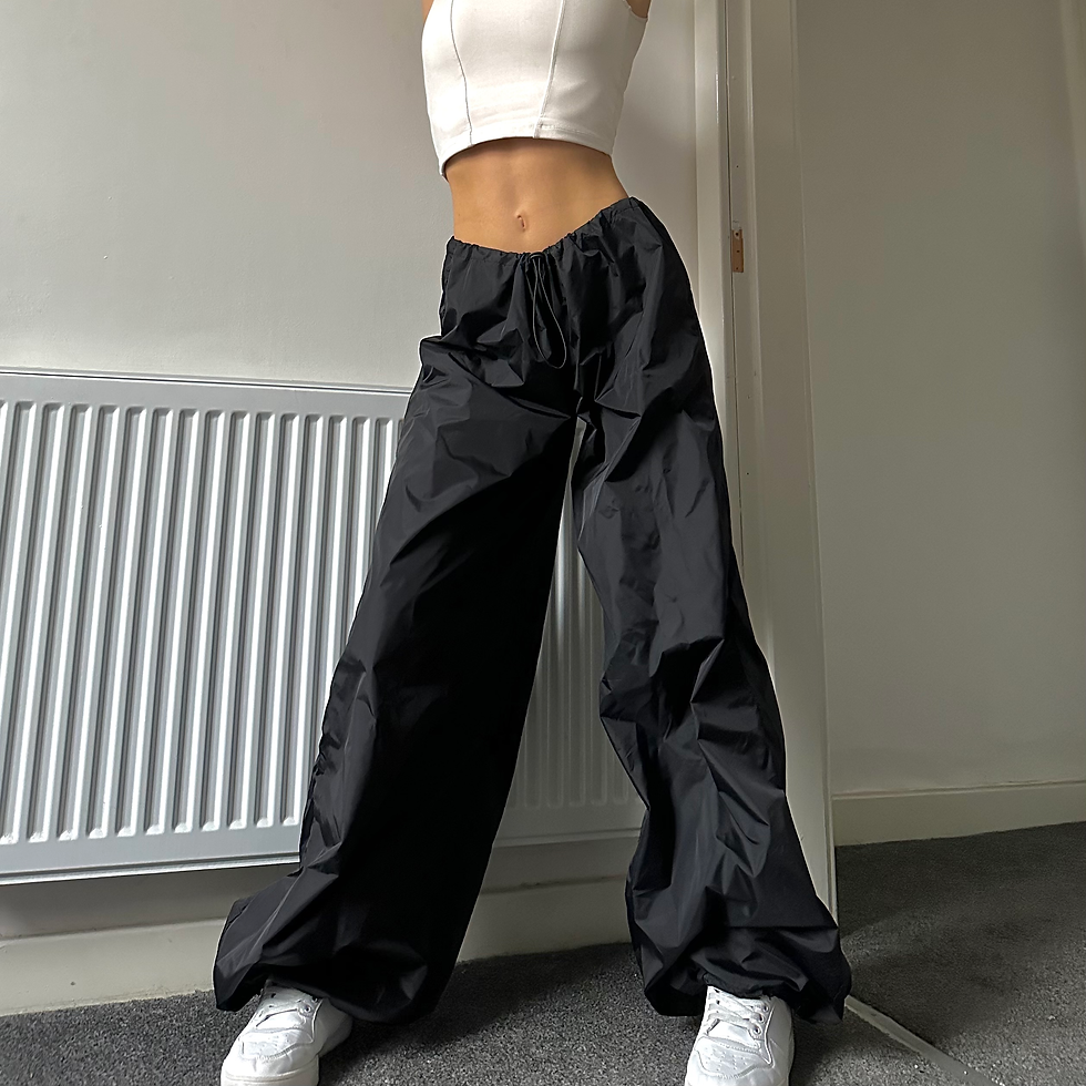 ภาพขนาดย่อ: Y2K Black Nylon Parachute Pants with Drawstring Waist