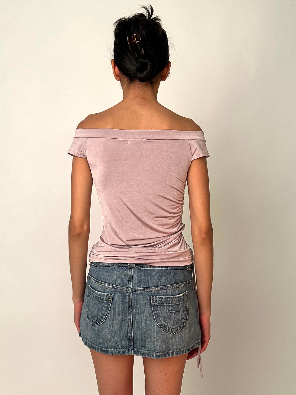 ภาพขนาดย่อ: 00s Pink & Purple Off The Shoulder Bardot Rose Top with Drawstring Side