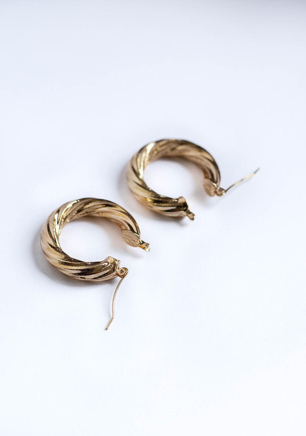 Miniature : Gold Swirl Chunky Hoop Earrings