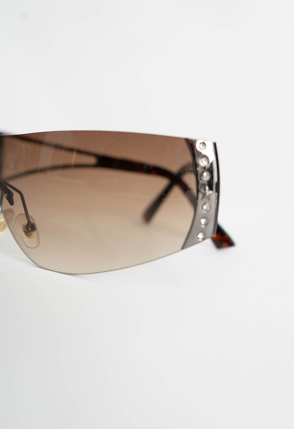 ภาพขนาดย่อ: y2k Brown Tinted Diamanté Rimless Sunglasses