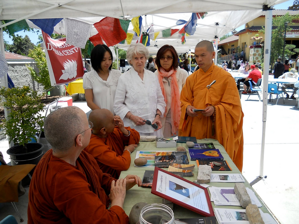 Dhammacari Sumedha (now Sayalay Manāpikā) and Dhammacari Mettā Martha Craft, with Ayya Sudinnā Therī and Ayyā Sobhana Therī - - where and when was this?? - I was thinking GBC11 - the 11th Global Buddhism Conference in Berkeley in 2019...but it looks like a temple in the background??