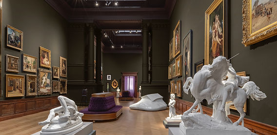 Erwin Wurm, Melted House in De Salon © SABAM Belgium, 2025 © foto Wouter Bollaerts (1).jpe