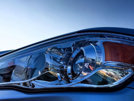 COMO FUNCIONAM OS FARÓIS DE UMA CARRO?