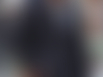 “Modern Authority: The Timeless Appeal of a Classic Black Long Coat”