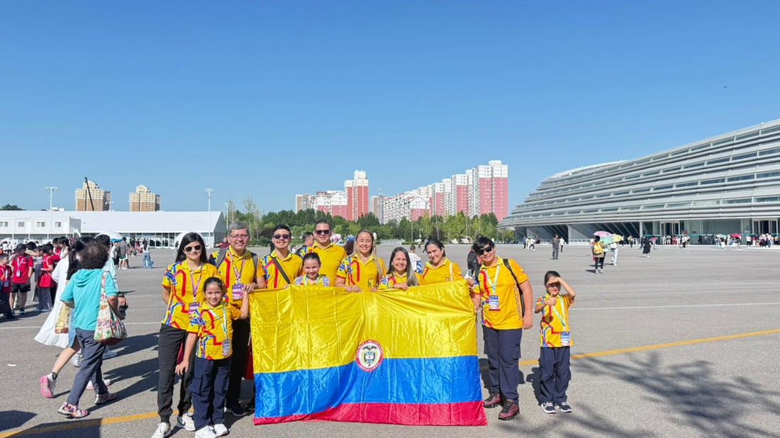 Estudiantes de RoboKids en competencias de robótica