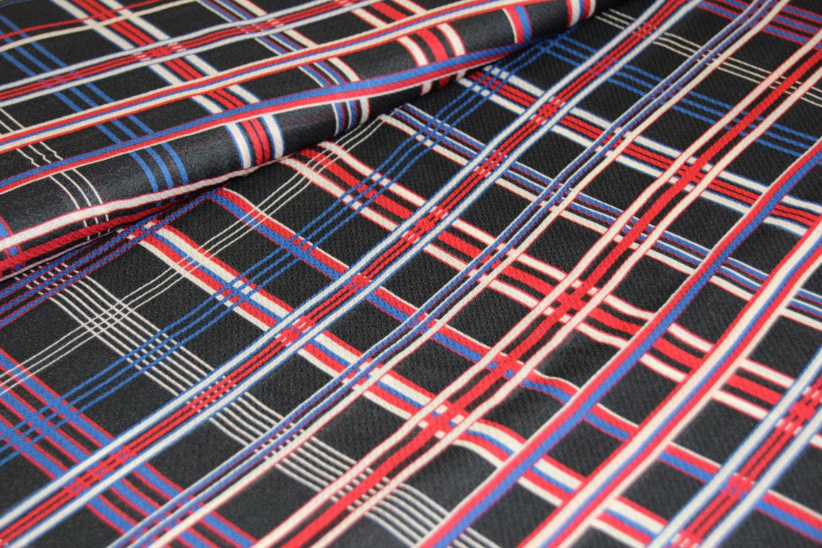 Fijne zwarte viscose met ruiten - €37,5/m