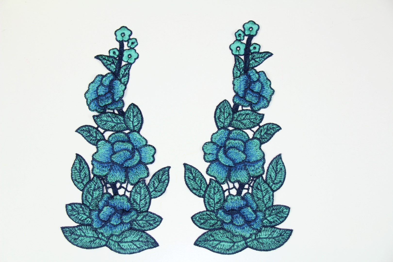 Set van 2 opnaaistukken - €9,9