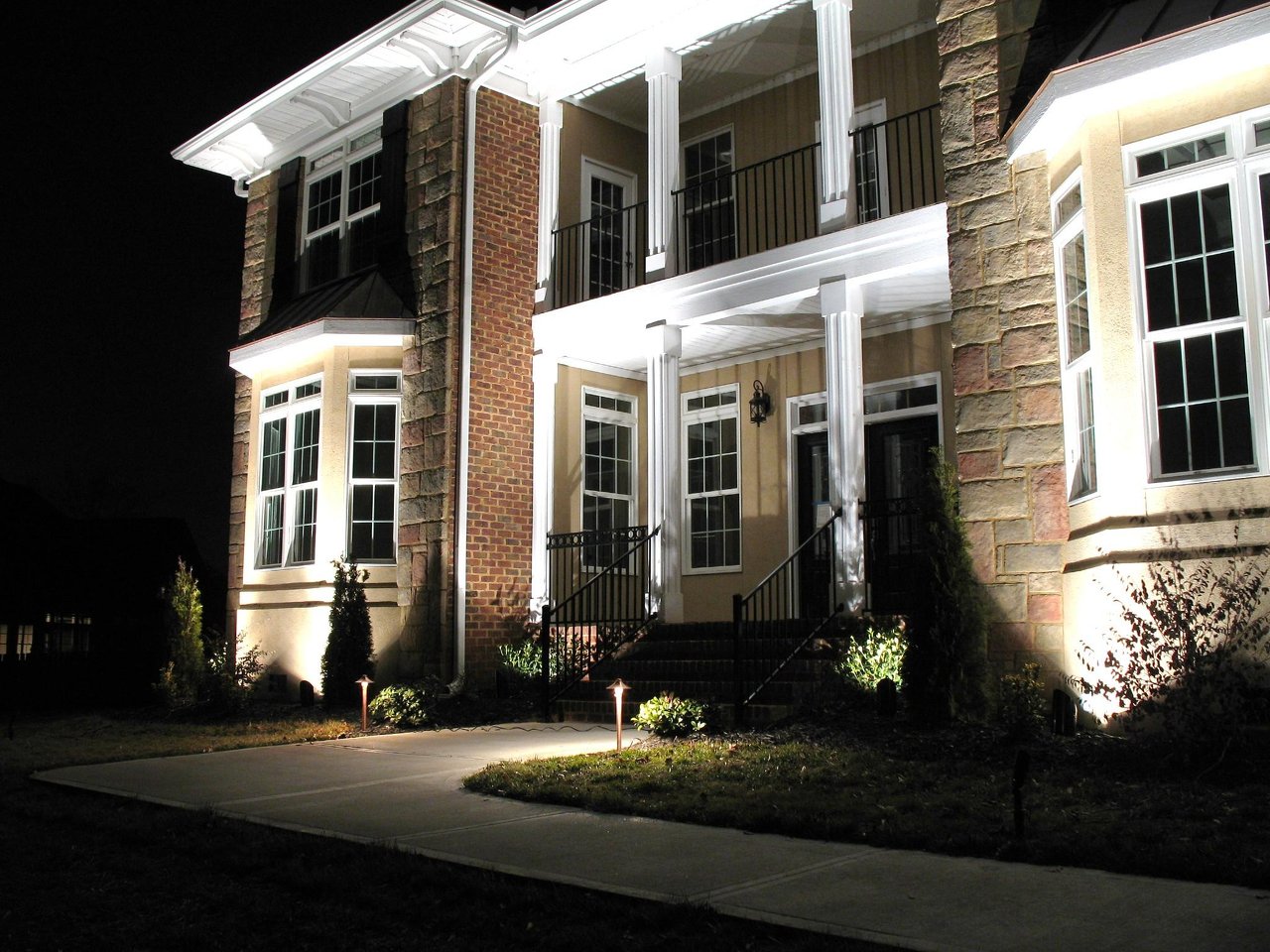 Landscape Lighting WinstonSalemGreensboroHighPoint Castlelights