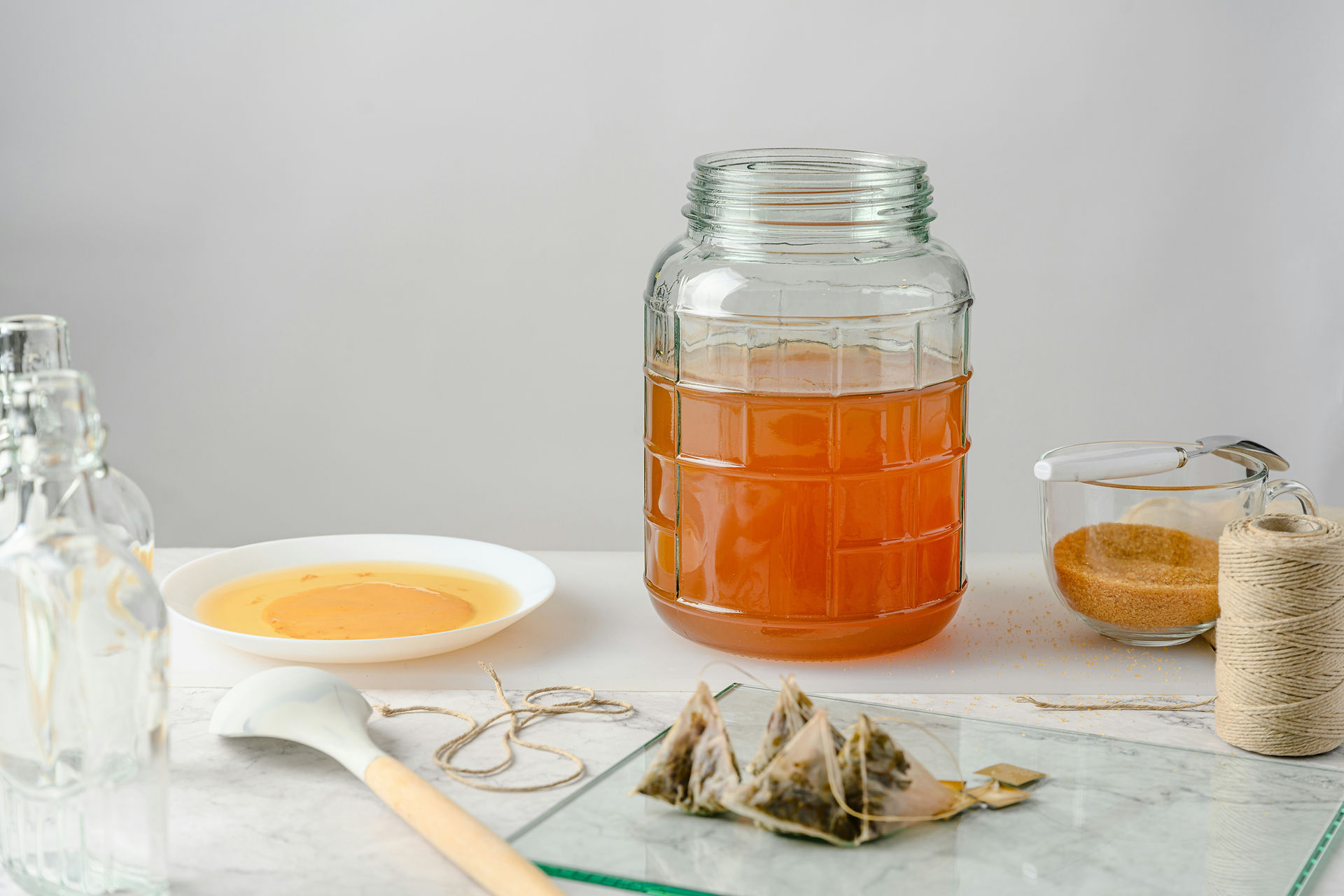 Hjemmelaget kombucha med te