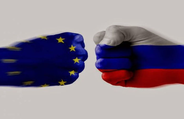 Παράταση των κυρώσεων στη Ρωσία εξετάζει η ΕΕ