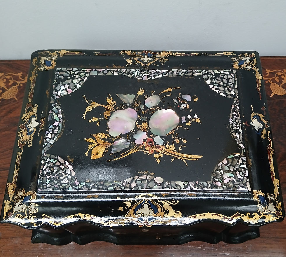 Miniature : Coffret papier mâché. 