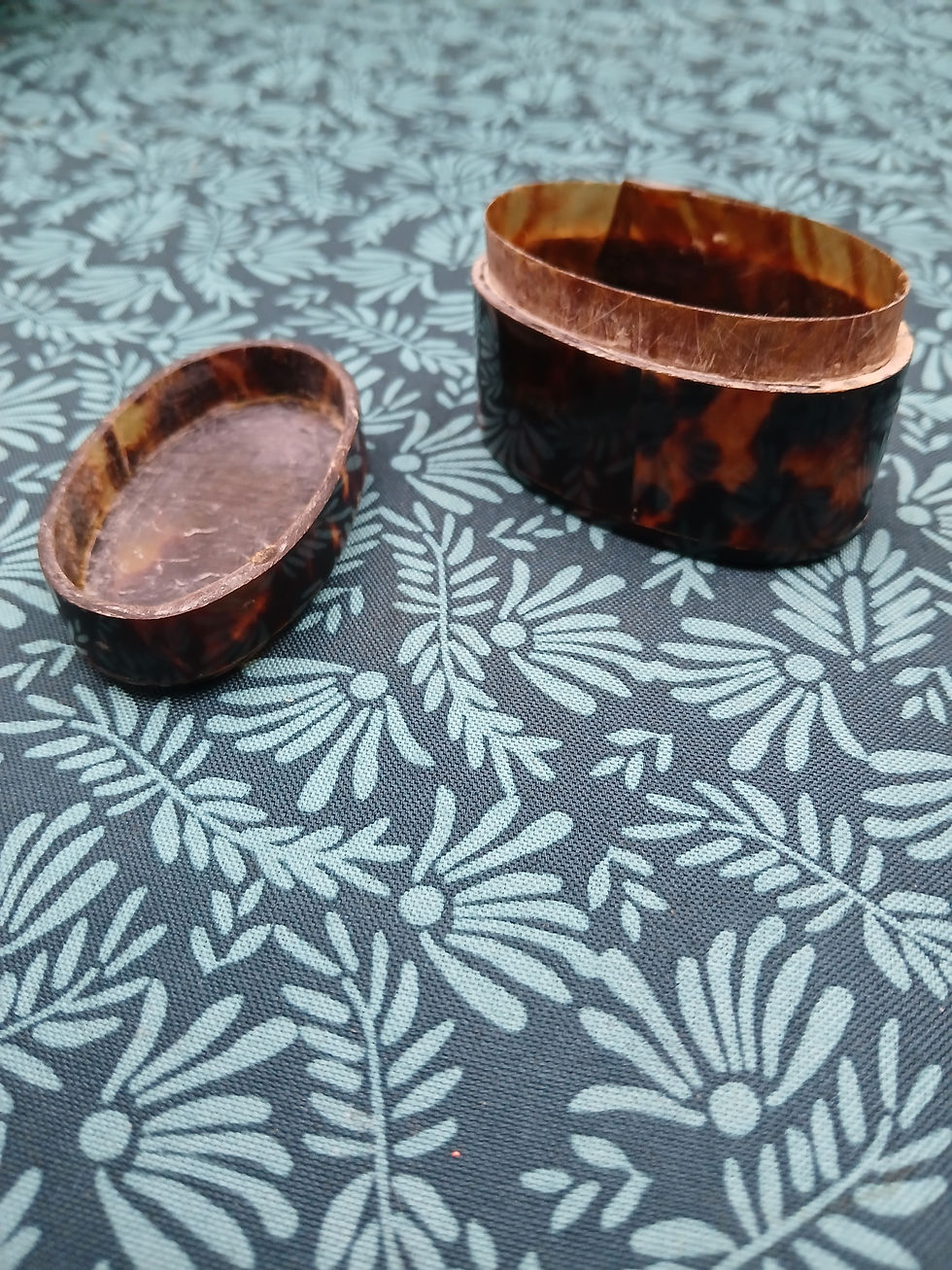 Miniature : Boîte en écaille. 
