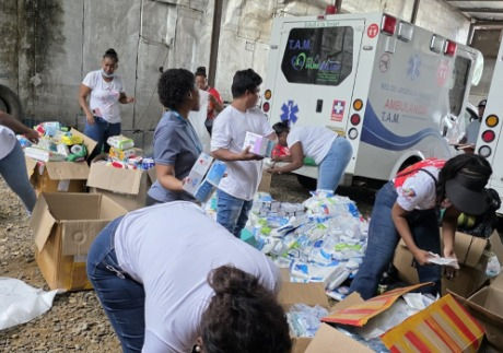 Savia Salud llevó personalmente ayudas a comunidades y hospitales de Risaralda y Chocó