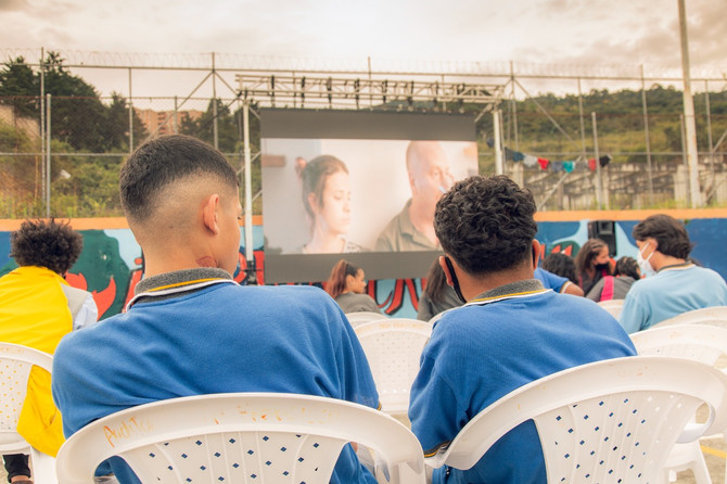 Cine por la Vida llega a jóvenes recluidos, adultos mayores y habitantes de calle