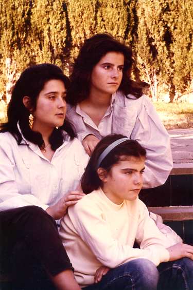 conocidos033_Ana_Mª,_Marta,_Olga_Salas.jpg