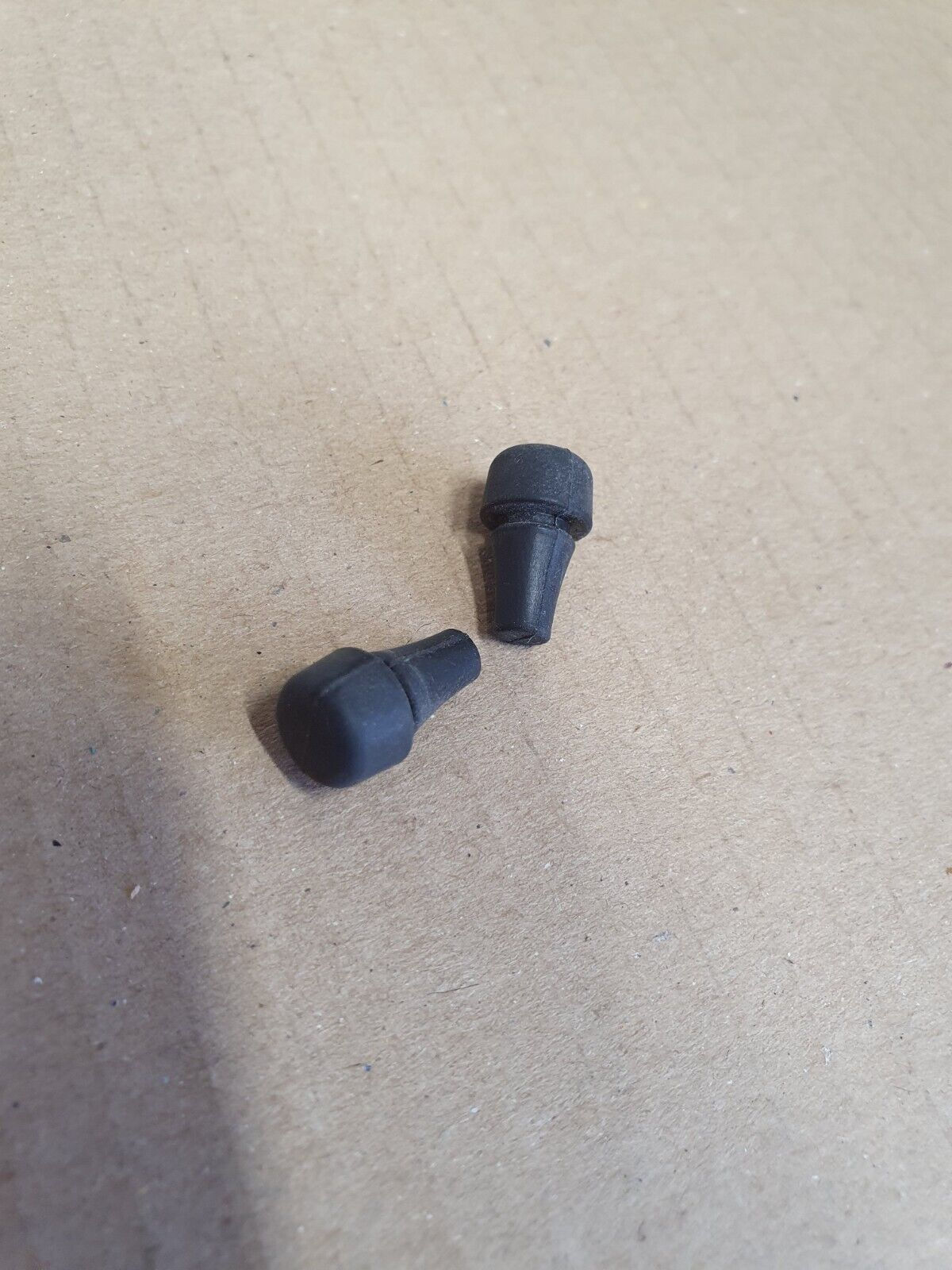 LOGIK LBUDOX21 OVEN RUBBER DOOR STOP genuine (LBU21.19)