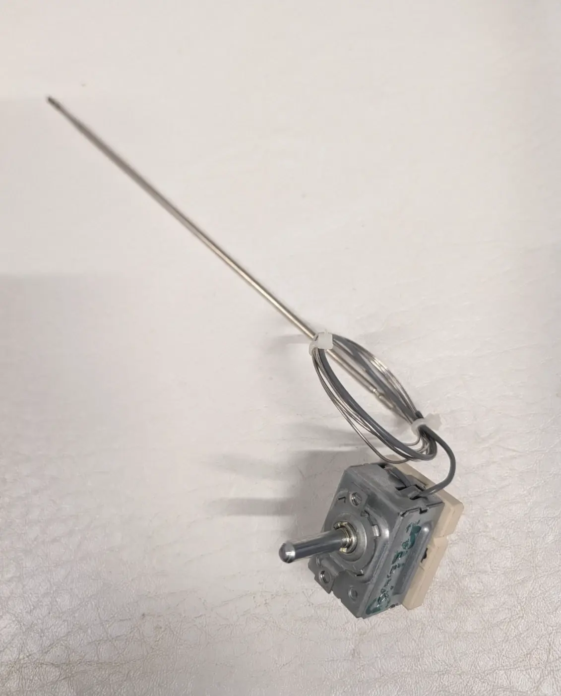 CDA CFD600MB COOKER BOTTOM OVEN THERMOSTAT (CFD6.14)