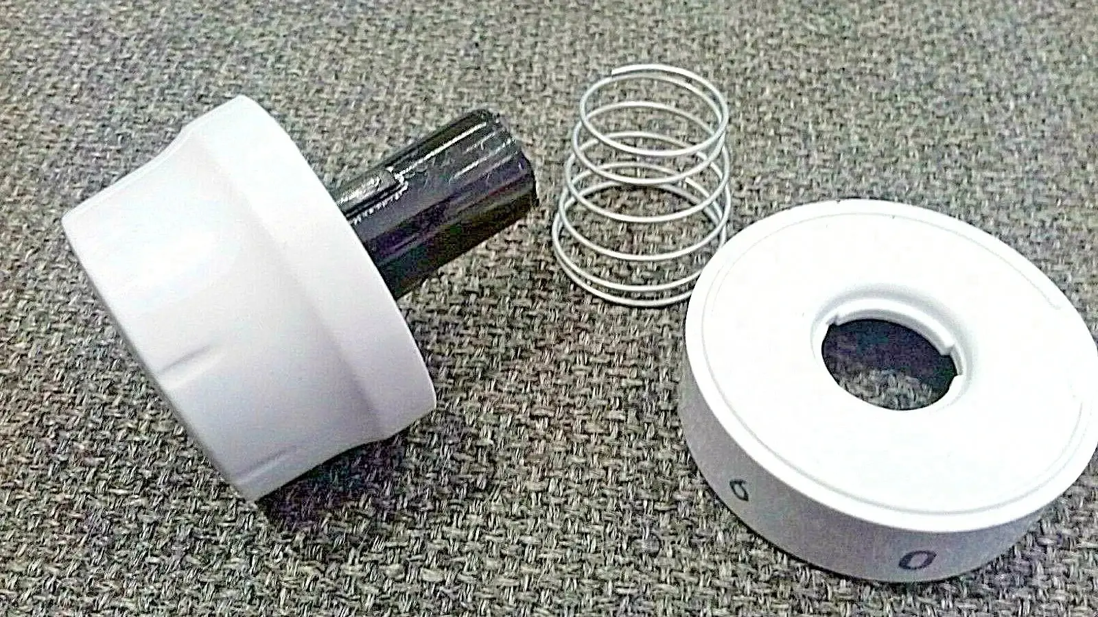 CURRYS ESSENTIALS CFSEWH18 COOKER CONTROL KNOB WHITE 3 pieces (CFS8.15)