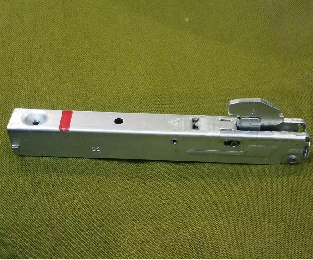 LOGIK LDOC60X17 COOKER TOP DOOR HINGE GENUINE (LD60.58)