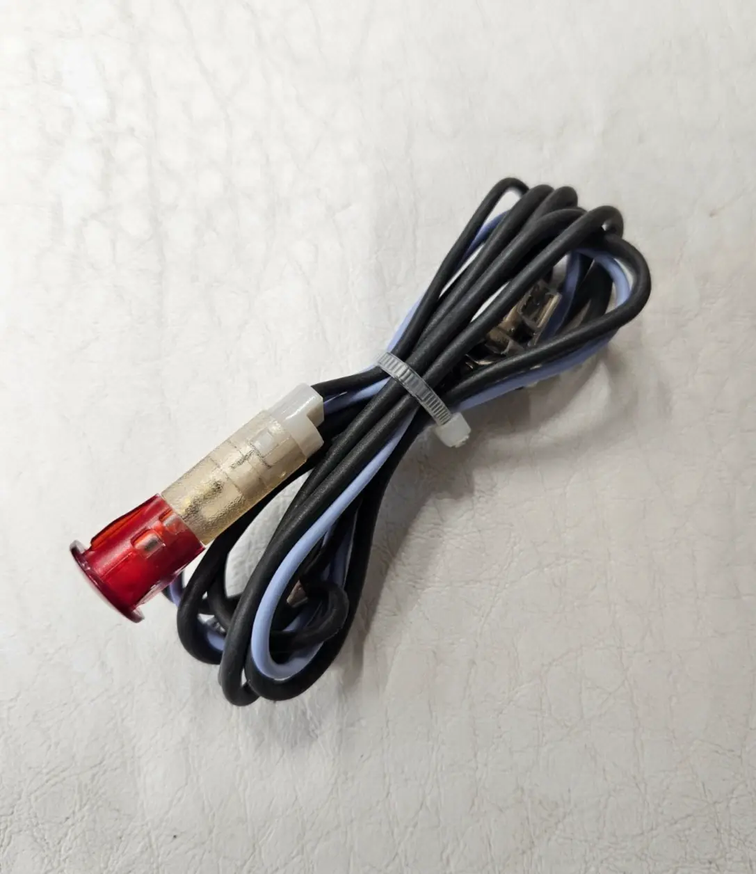 INDESIT IFW6330BLUK IFW6330IX OVEN INDICATOR SIGNAL NEON LAMP (IFWBL.45)