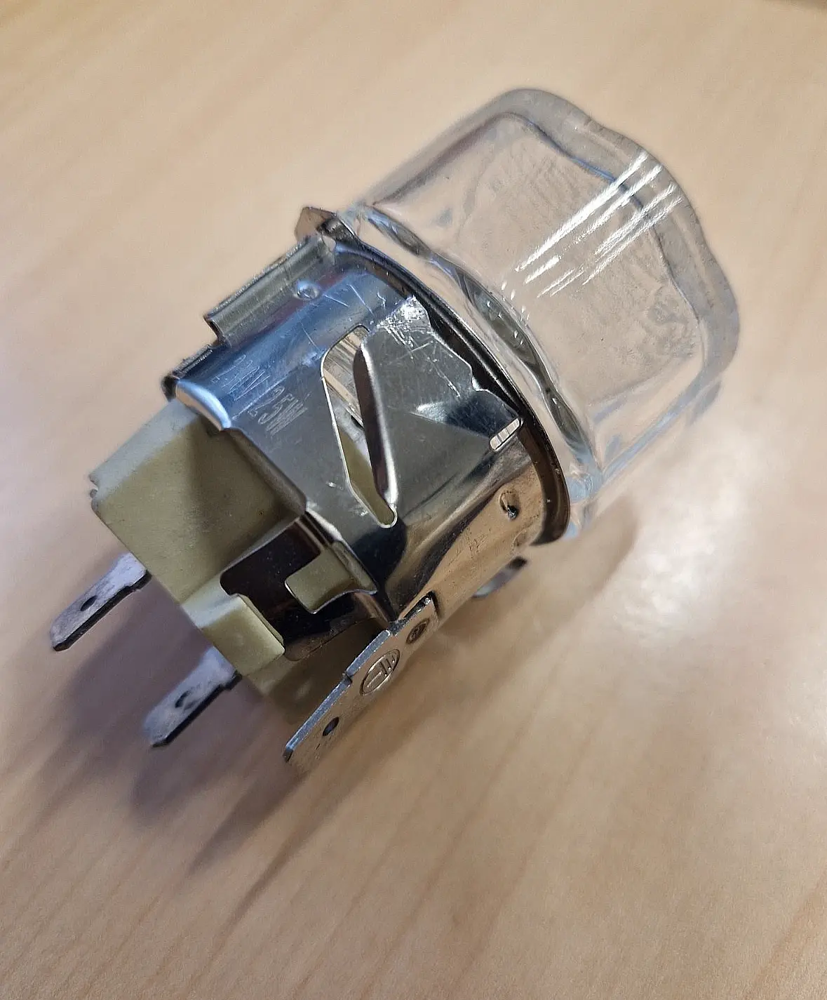 HISENSE BUD714221CDBG OVEN LAMP ASSEMBLY (BUD.09)