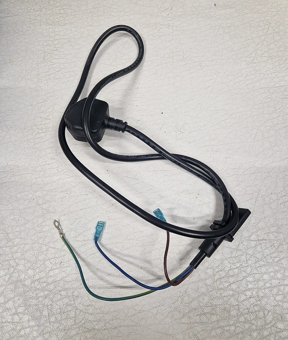 HISENSE HB20MOBX5UK MICROWAVE POWER CABLE (HB20.20)