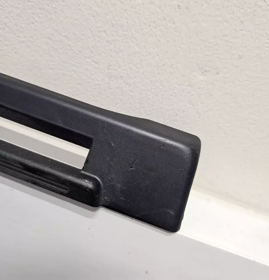 AEG BEB335061 W/B OVEN TRIM HEAT DEFLECTOR BLACK PLASTIC GENUINE (BE61.15X)