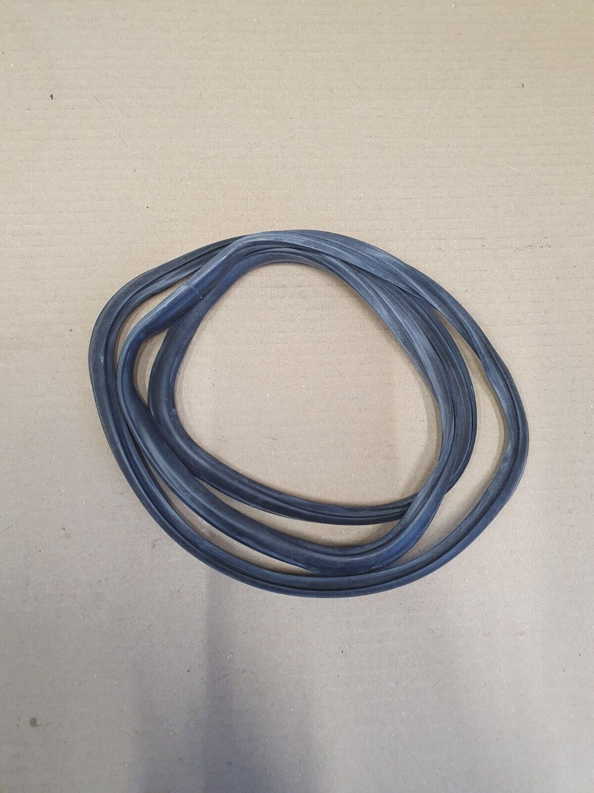 INDESIT IFW6330BL OVEN DOOR SEAL GENUINE (IFW.16)