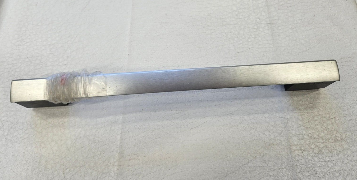 ELECTRIQ EQOVENM2BLACK OVEN DOOR HANDLE GENUINE (EQM2B.26X)