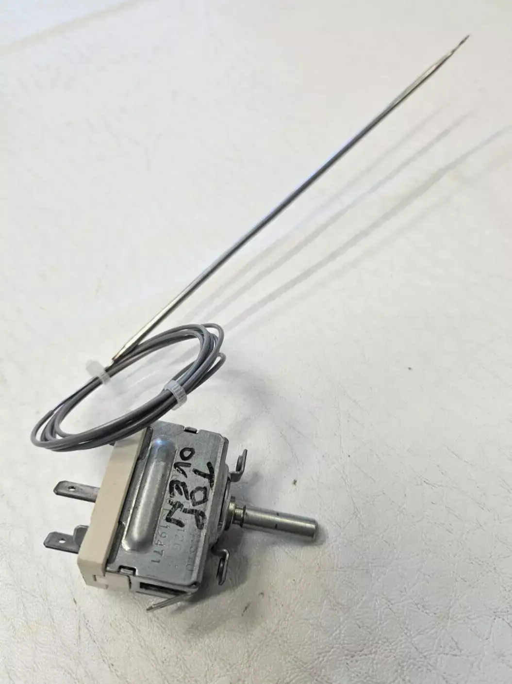 INDESIT ID67V9HCCX/UK COOKER TOP OVEN THERMOSTAT 278°C GENUINE (ID67.04)