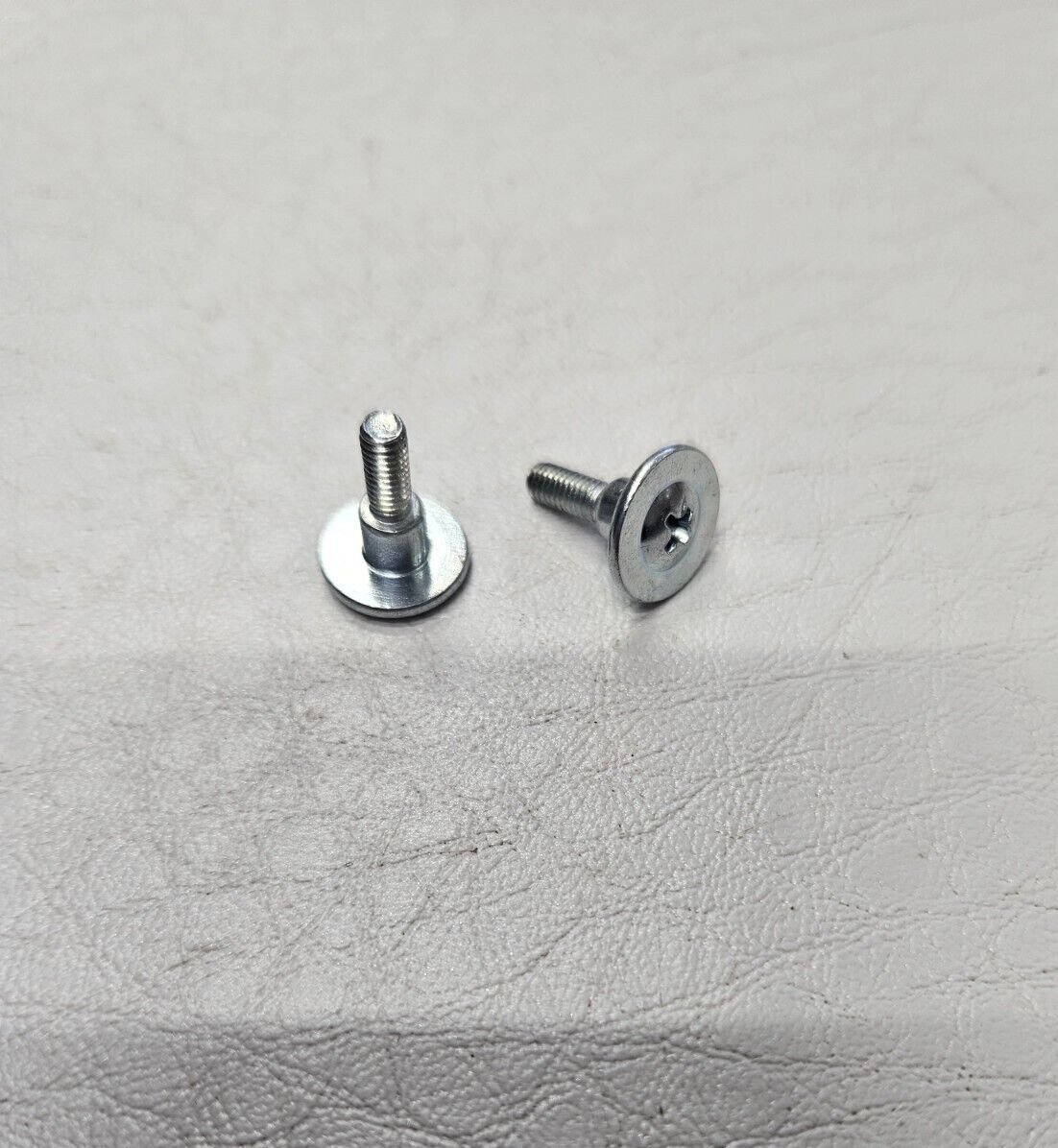 KARLSON TFTDOVBK OVEN WREN SHELF SUPPORT SCREWS 1 X PAIR (TFT.07)